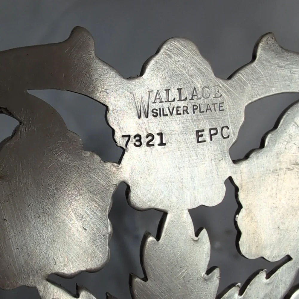 Wallace 7321 Silverplate Engraved Floral Footed Trivet